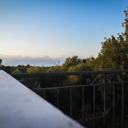 Amber Seaview Villa By The Olive Groves カラマタ エクステリア 写真