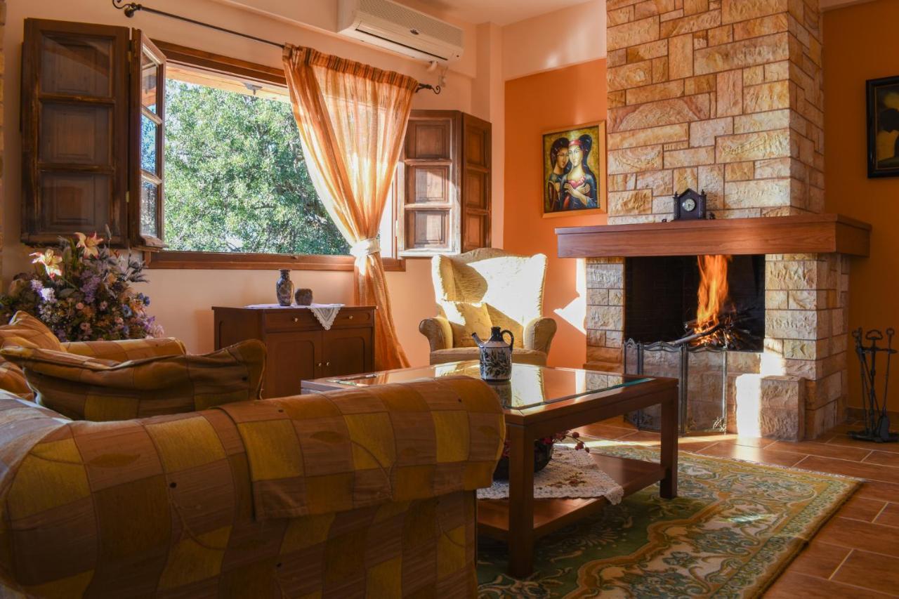 Amber Seaview Villa By The Olive Groves カラマタ エクステリア 写真