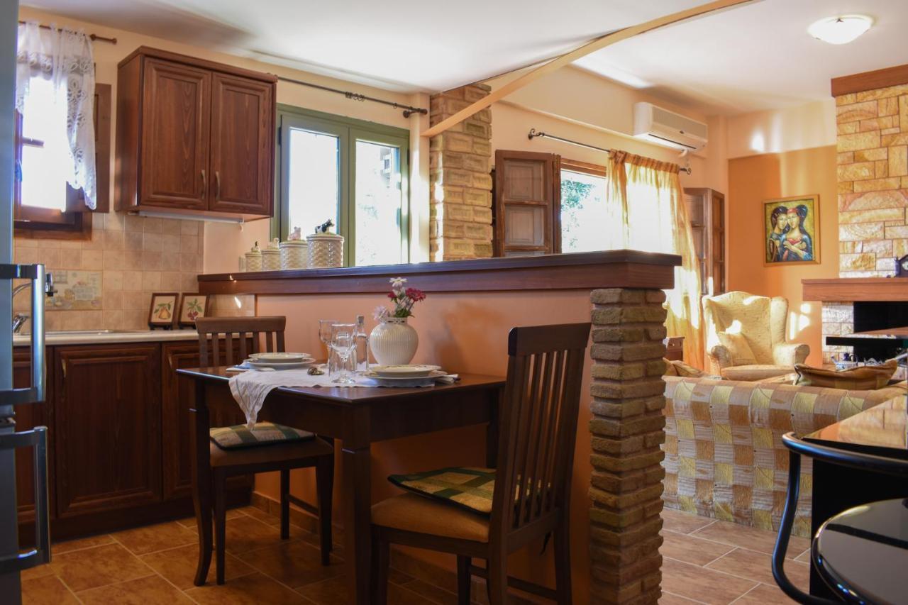 Amber Seaview Villa By The Olive Groves カラマタ エクステリア 写真