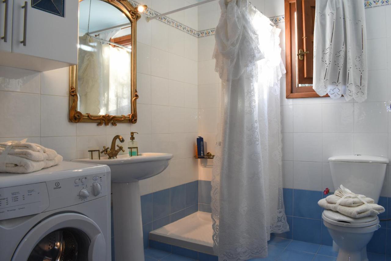 Amber Seaview Villa By The Olive Groves カラマタ エクステリア 写真