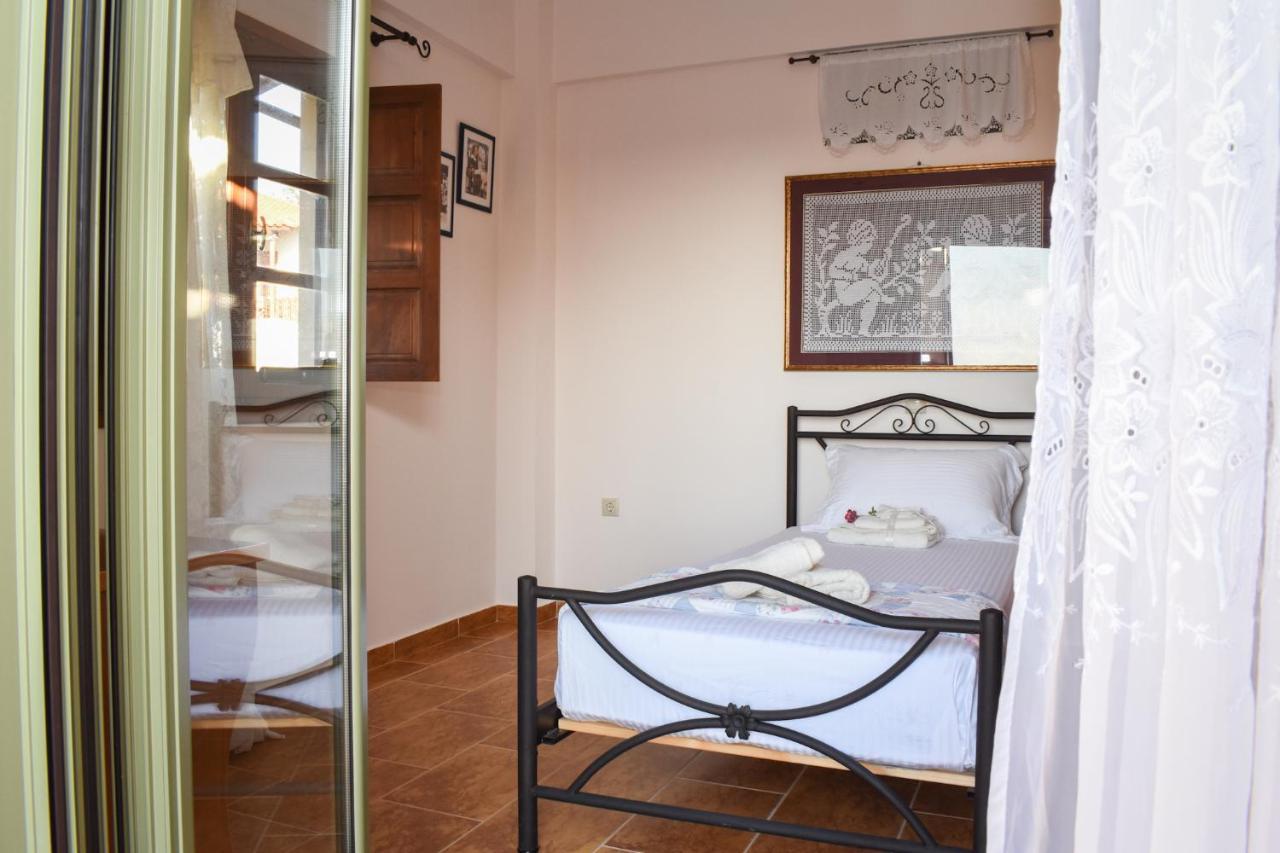 Amber Seaview Villa By The Olive Groves カラマタ エクステリア 写真
