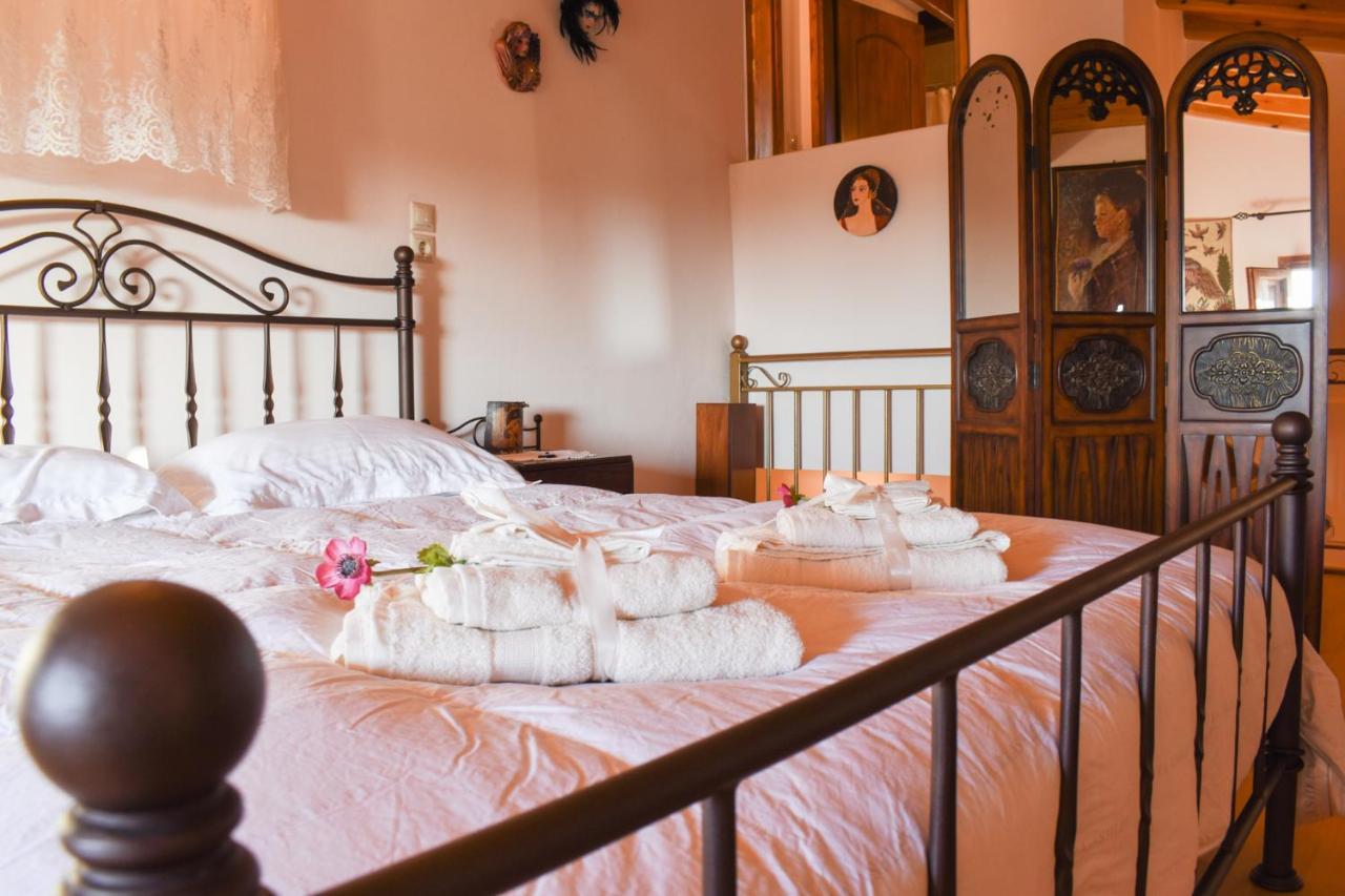 Amber Seaview Villa By The Olive Groves カラマタ エクステリア 写真