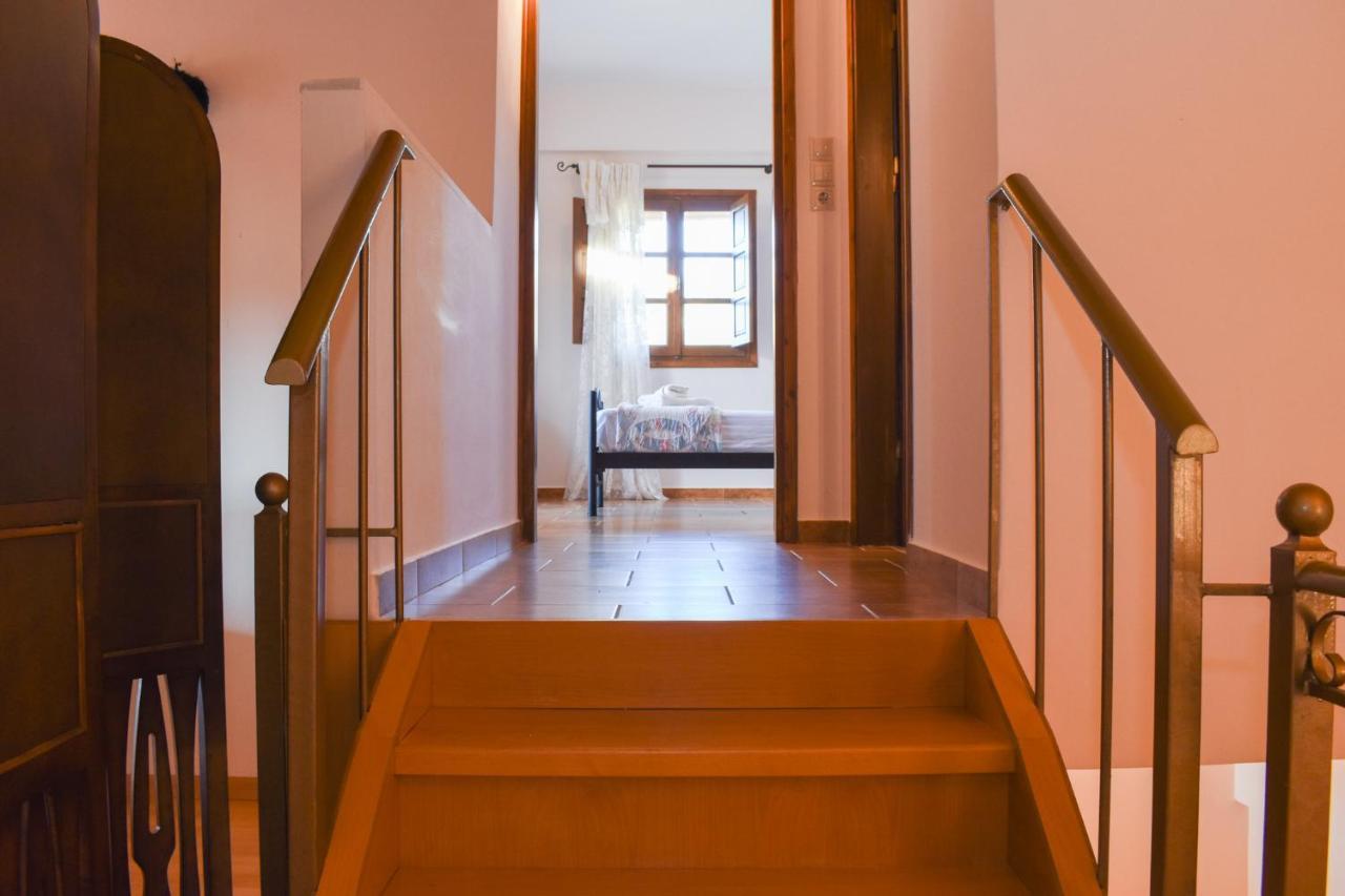 Amber Seaview Villa By The Olive Groves カラマタ エクステリア 写真