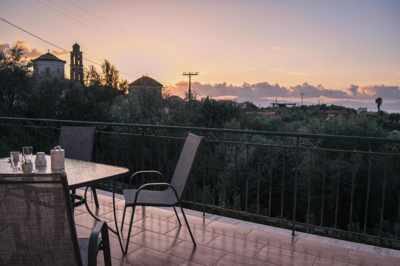 Amber Seaview Villa By The Olive Groves カラマタ エクステリア 写真