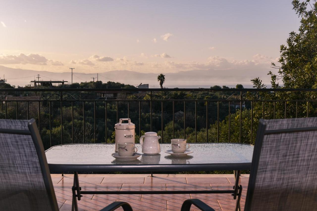 Amber Seaview Villa By The Olive Groves カラマタ エクステリア 写真